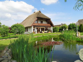 Land FeWo am Teich- Reet gedeckt - Ostseenah - bei Binz in Zirkow